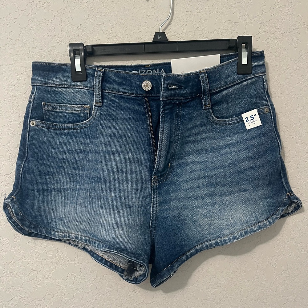 Arizona Medium Blue Jean Mom Shorts